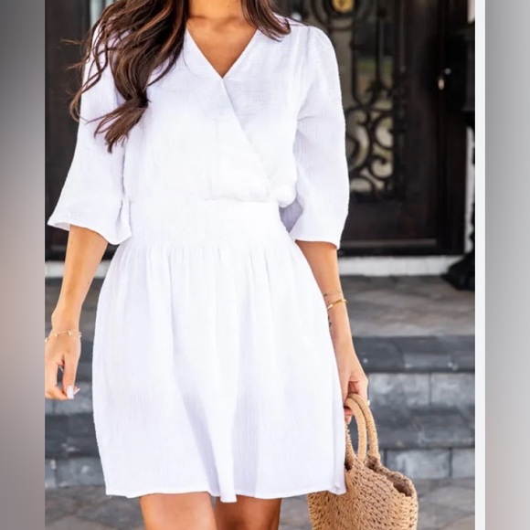 Pink Lily Dresses & Skirts - Pink Lily white gauzy v-neck mini dress wide short sleeve flowy skirt large